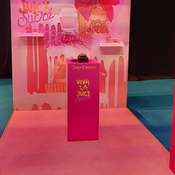 White square display plinth